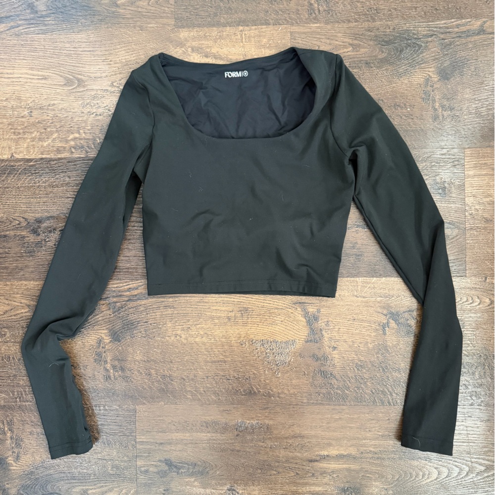 FORM Black Long Sleeve Crop Top